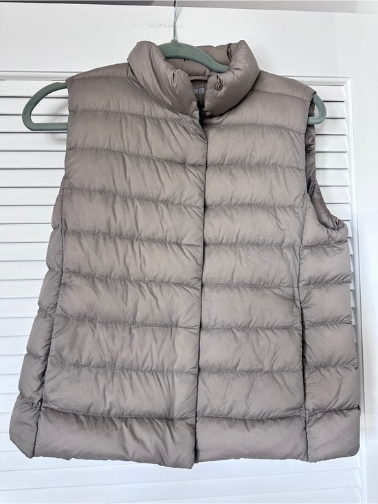 Uniqlo Jackets & Blazers - Uniqlo Women's Quilted Ultra Light Down Vest size S